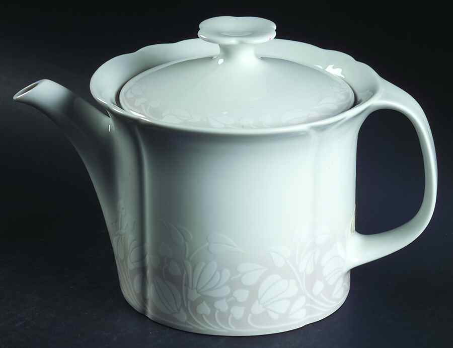 Flora Bianca Teapot & Lid by Arzberg-1