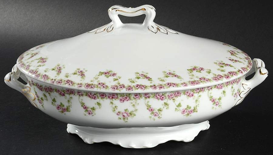 AUS21 Oval Covered Vegetable by Austria-1