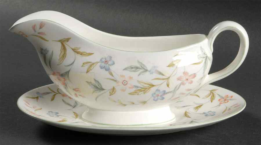 Forever Gravy Boat & Underplate by John  Aynsley & Sons-1