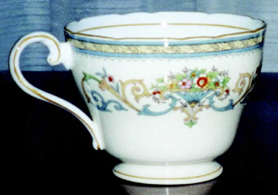 Henley (Scalloped, Yellow Trim) Footed Cup by John  Aynsley & Sons-1
