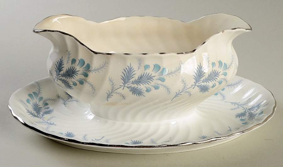 Las Palmas Gravy Boat with Attached Underplate by John  Aynsley & Sons-1