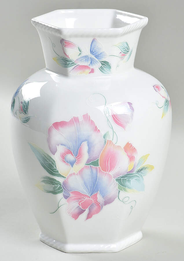 Little Sweetheart 7" Chelford Vase by John  Aynsley & Sons-1