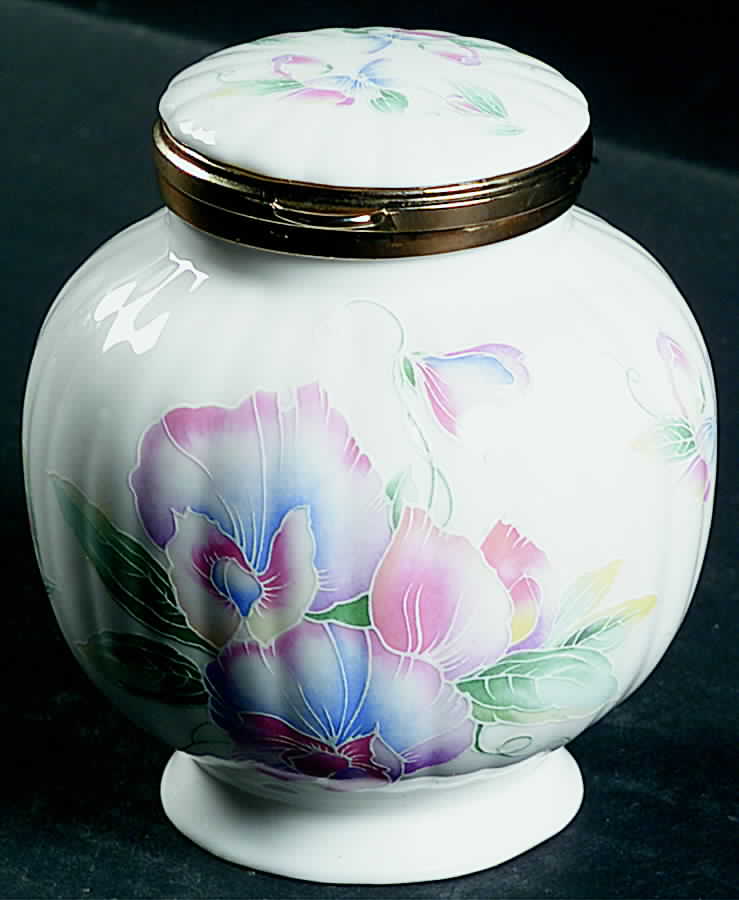 Little Sweetheart Hinged Box by John  Aynsley & Sons-1