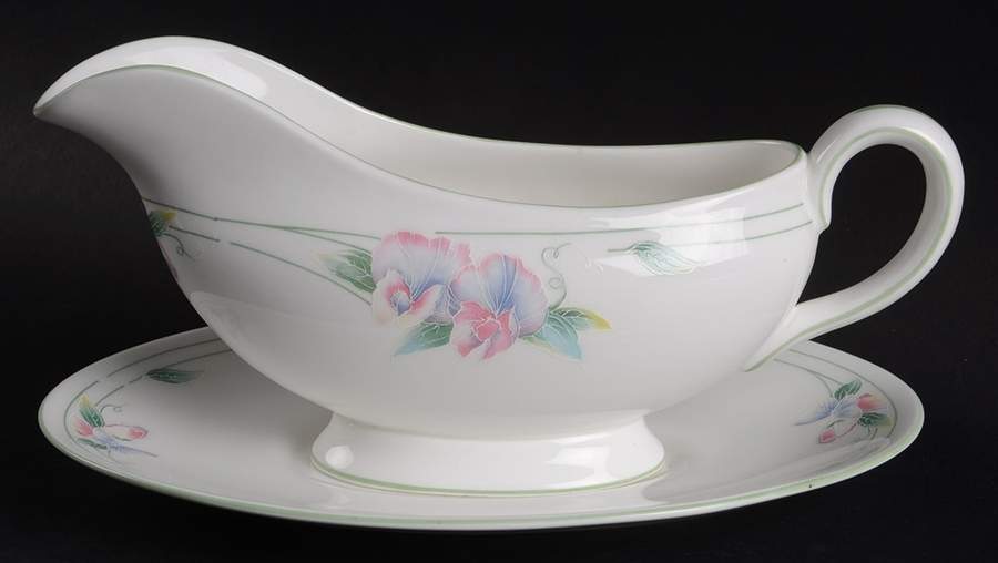 Little Sweetheart Gravy Boat & Underplate by John  Aynsley & Sons-1