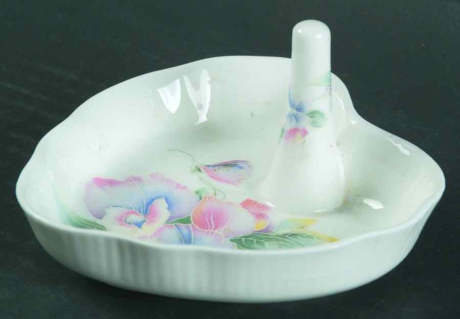 Little Sweetheart Ring Holder by John  Aynsley & Sons-1