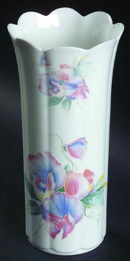 Little Sweetheart 8" Mayfair Vase by John  Aynsley & Sons-1