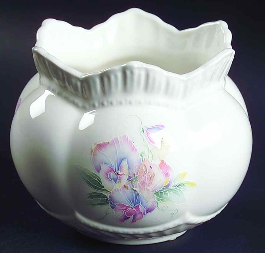 Little Sweetheart Rose Bowl by John  Aynsley & Sons-1