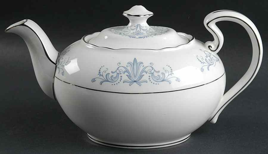 Venetian (Scalloped) Teapot & Lid by John  Aynsley & Sons-1