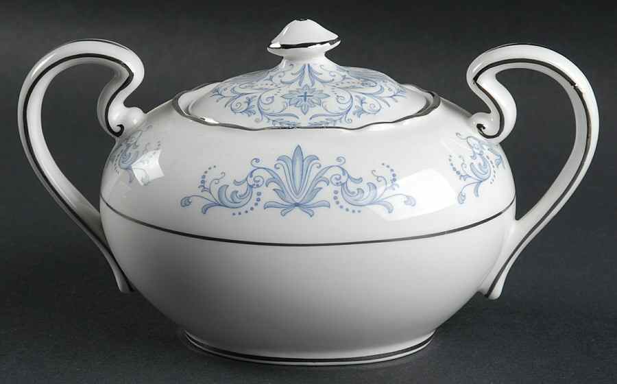 Venetian (Scalloped) Sugar Bowl & Lid by John  Aynsley & Sons-1