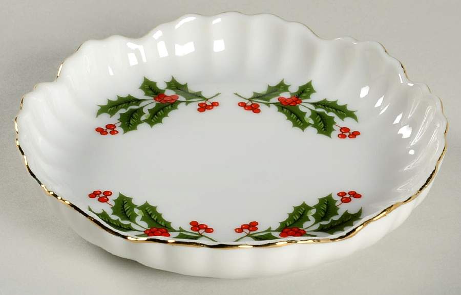 Christmas Holly (Porcelain) Nut Dish by All the Trimmings-1