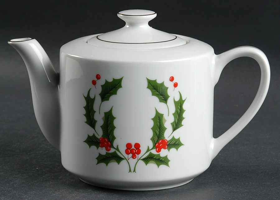 Christmas Holly (Porcelain) Mini Teapot & Lid by All the Trimmings-1