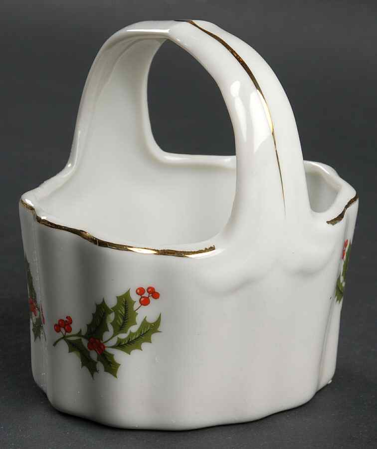 Christmas Holly (Porcelain) Small Basket by All the Trimmings-1
