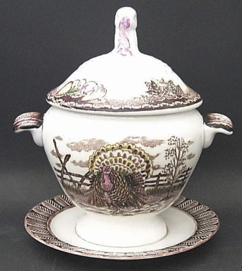 King Tom Sauce Boat with Attached Underplate & Lid by Japan-1