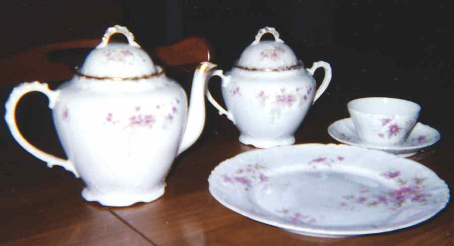 9275 Sugar Bowl & Lid by Altrohlau-1