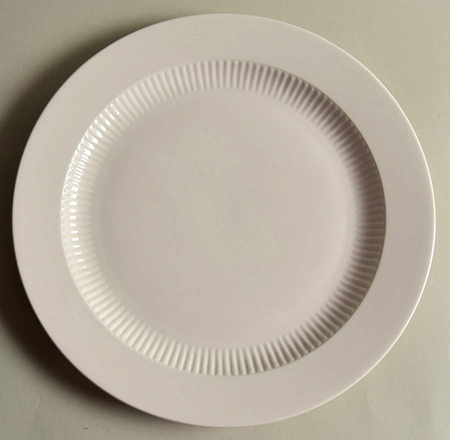 Heritage White Dinner Plate by Amcrest-1