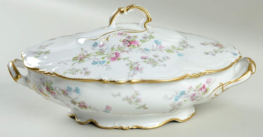 AHR256 Oval Covered Vegetable by Charles Ahrenfeldt-1