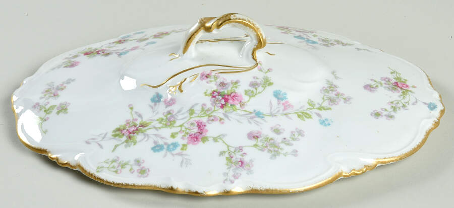 AHR256 Lid for Oval Vegetable by Charles Ahrenfeldt-1