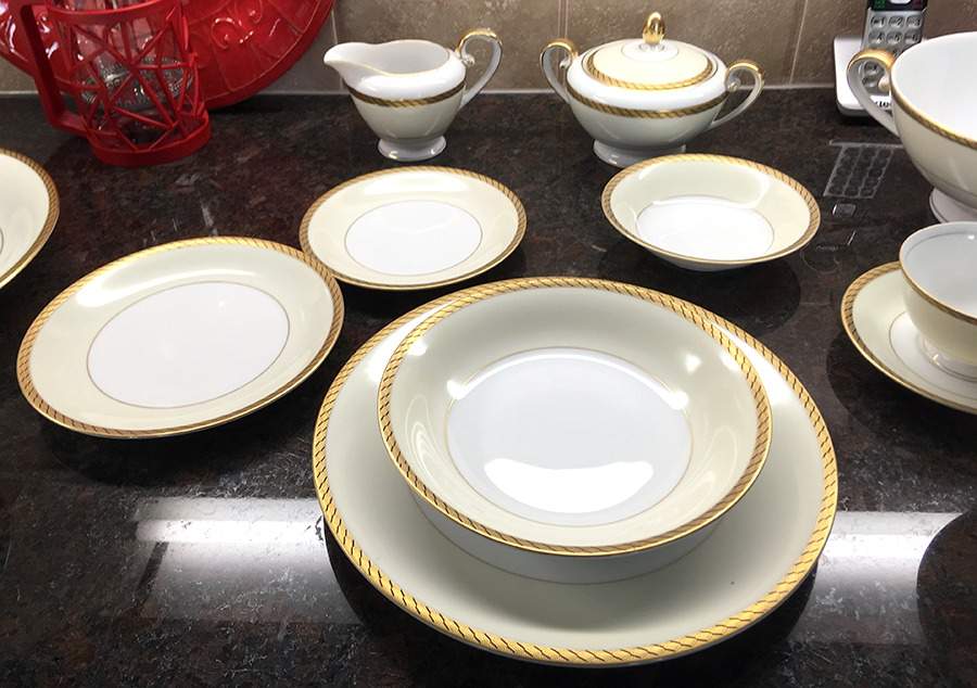 Ambassador Dinner Plate by Alpine China-1