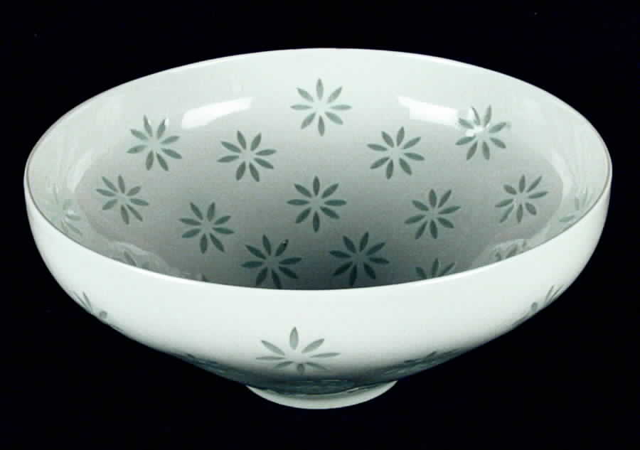 ARA46 10" Round Vegetable Bowl by Arabia of Finland-1