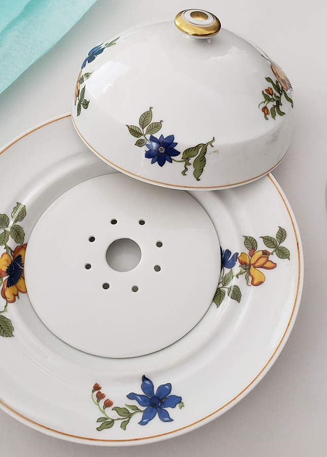 AHR268 Round Covered Butter with Strainer by Charles Ahrenfeldt-1