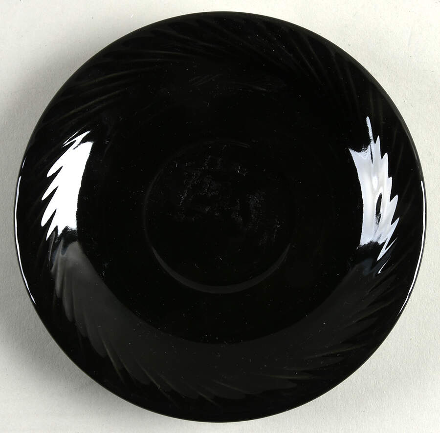 Black Saucer by Alacarte-1