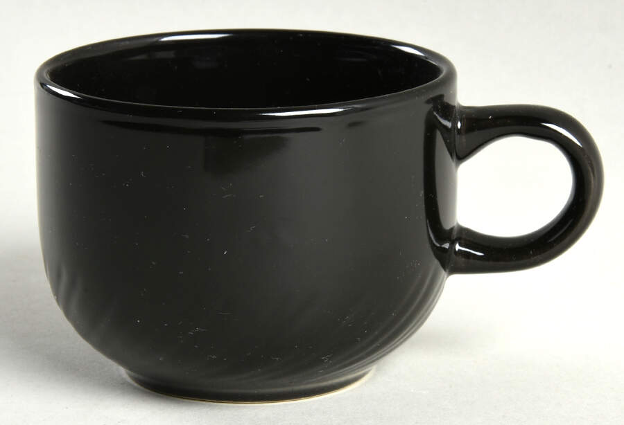 Black Flat Cup by Alacarte-1