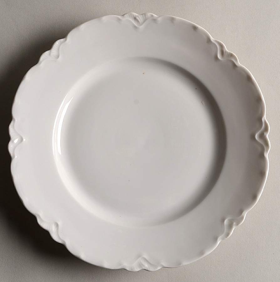 ALT153 Luncheon Plate by Altrohlau-1