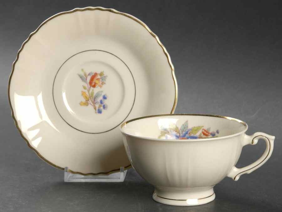 ABE19 Footed Cup & Saucer Set by Aberdeen-1