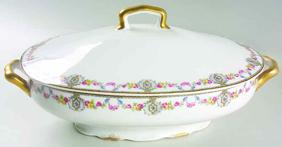 AHR277 Oval Covered Vegetable by Charles Ahrenfeldt-1