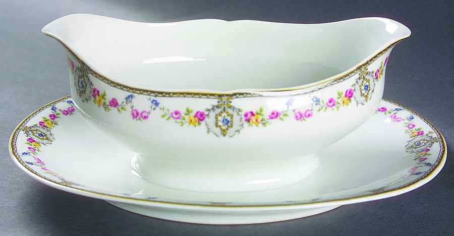 AHR277 Gravy Boat with Attached Underplate by Charles Ahrenfeldt-1