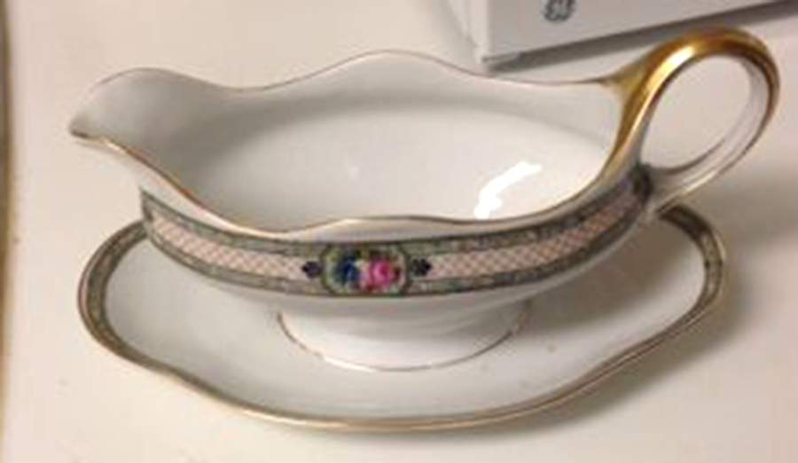 2335 Gravy Boat with Attached Underplate by Altrohlau-1