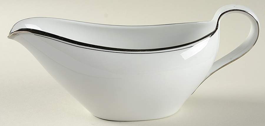 ART18 Gravy Boat by Arita-1