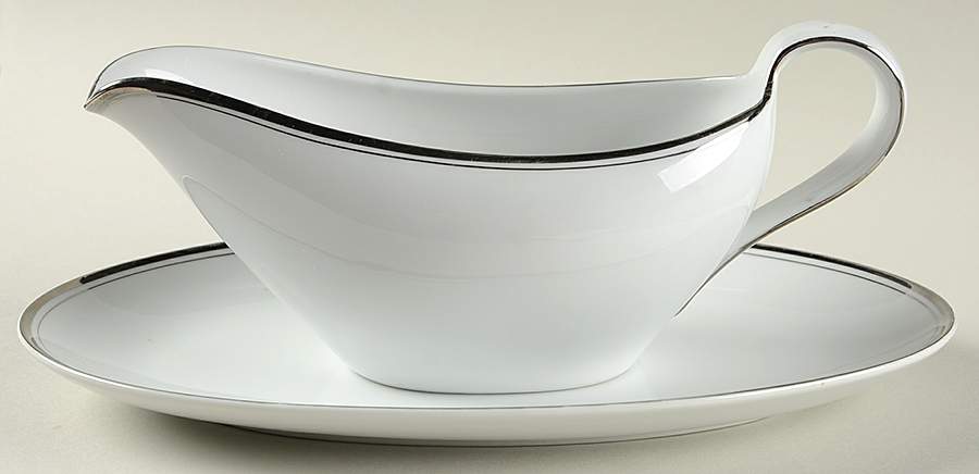 ART18 Gravy Boat & Underplate/Relish by Arita-1