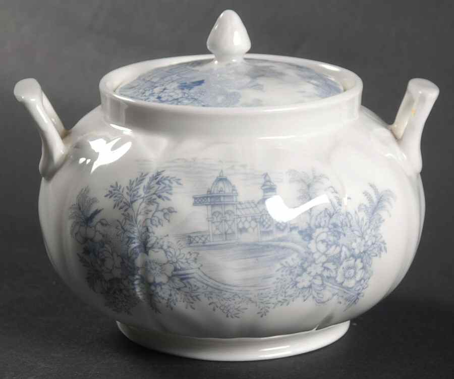 AYN55 Sugar Bowl & Lid by John  Aynsley & Sons-1