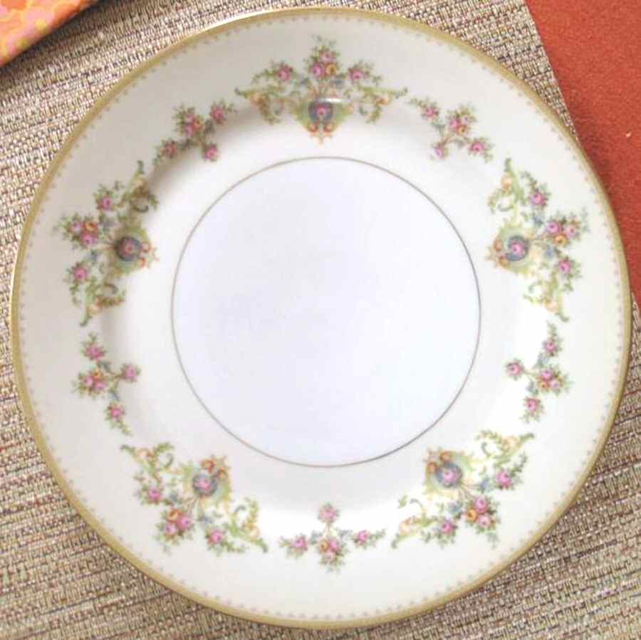 ALT196 Dinner Plate by Altrohlau-1