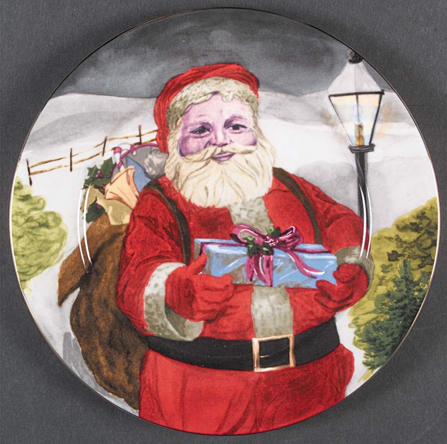 Santa Accent Dinner Plate by American Atelier-1
