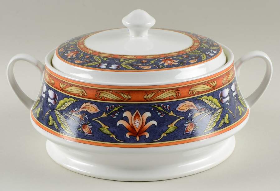 English Manor 2 Qt Round Covered Casserole by American Atelier-1