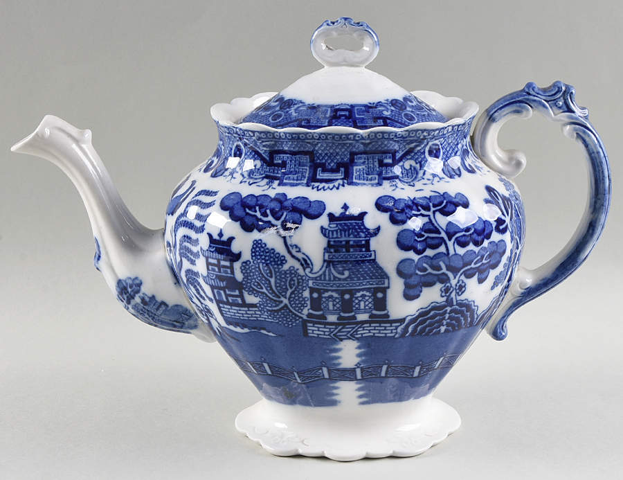 Willow Blue (Scalloped) Teapot & Lid by Allerton's-1