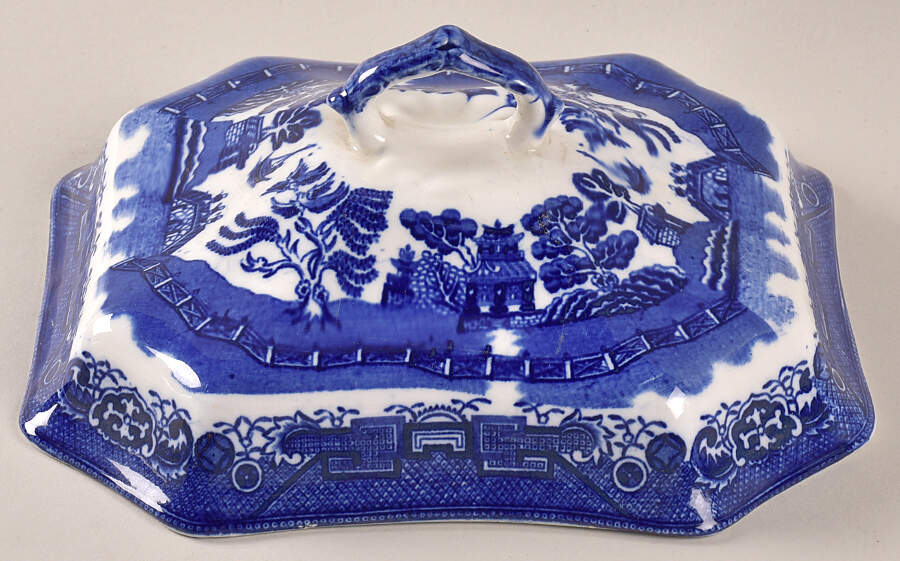 Willow Blue (Scalloped) Lid for Square Vegetable by Allerton's-1