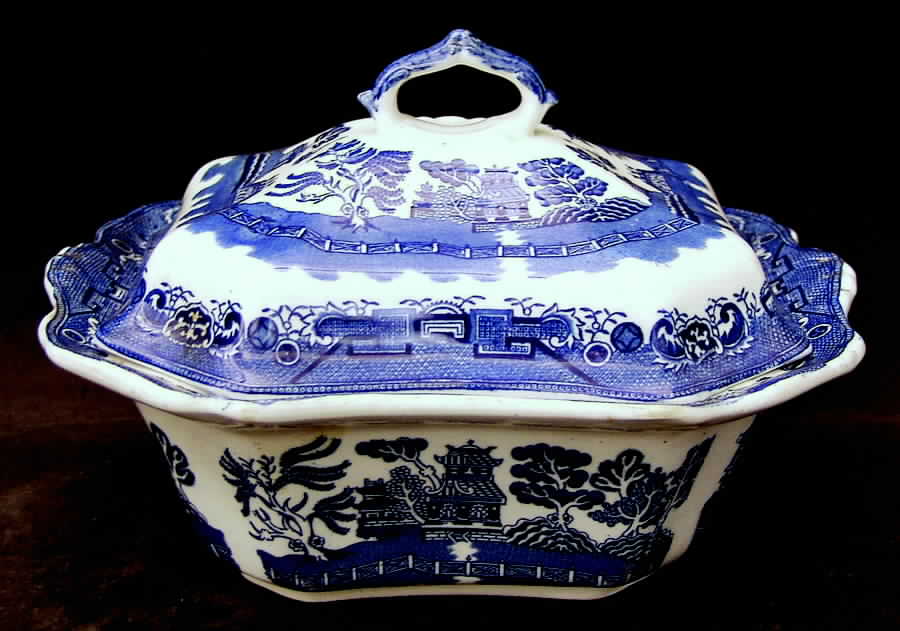 Willow Blue (Scalloped) Square Covered Vegetable by Allerton's-1