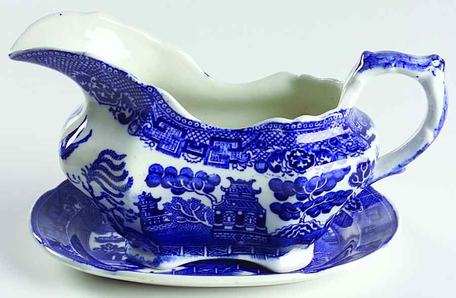Willow Blue (Scalloped) Gravy Boat & Underplate/Relish by Allerton's-1