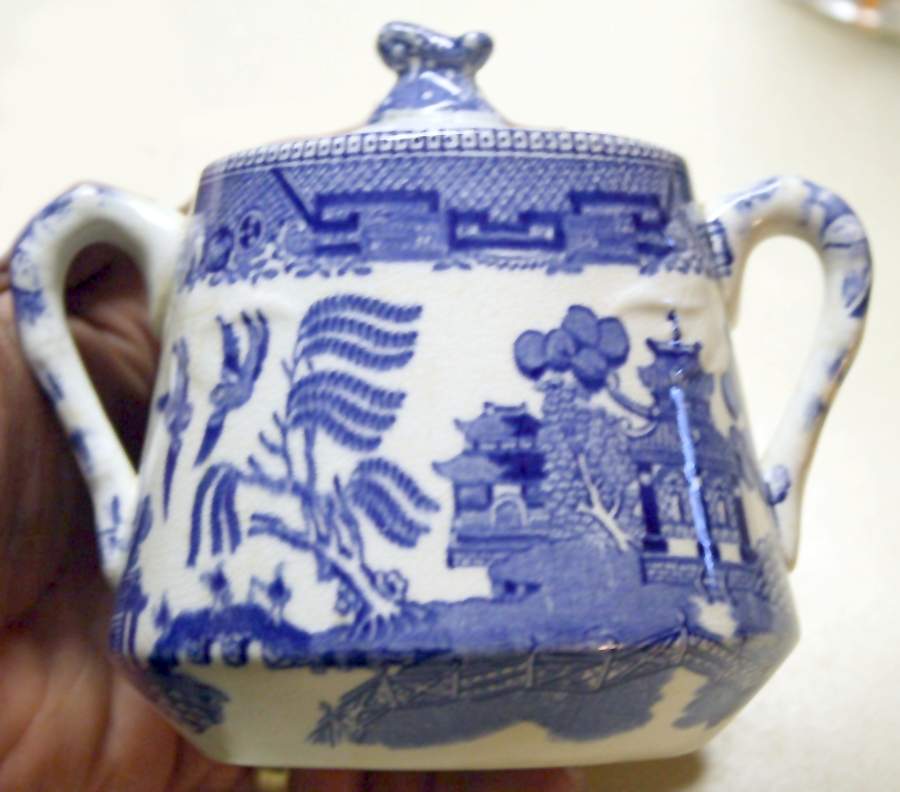 Willow Blue (Scalloped) Sugar Bowl & Lid by Allerton's-1