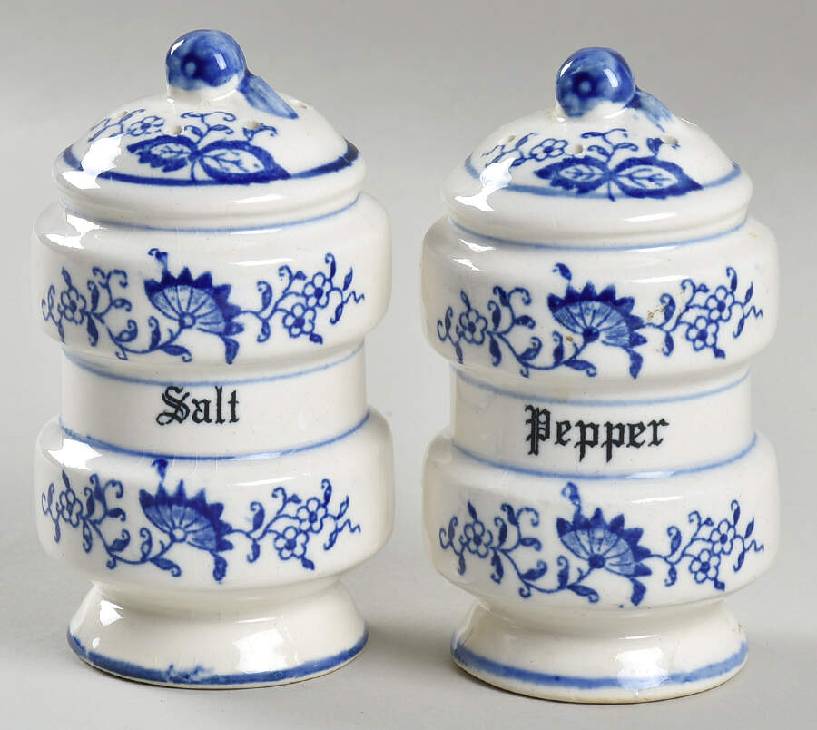 Blue Onion Salt & Pepper Set by Arnart-1