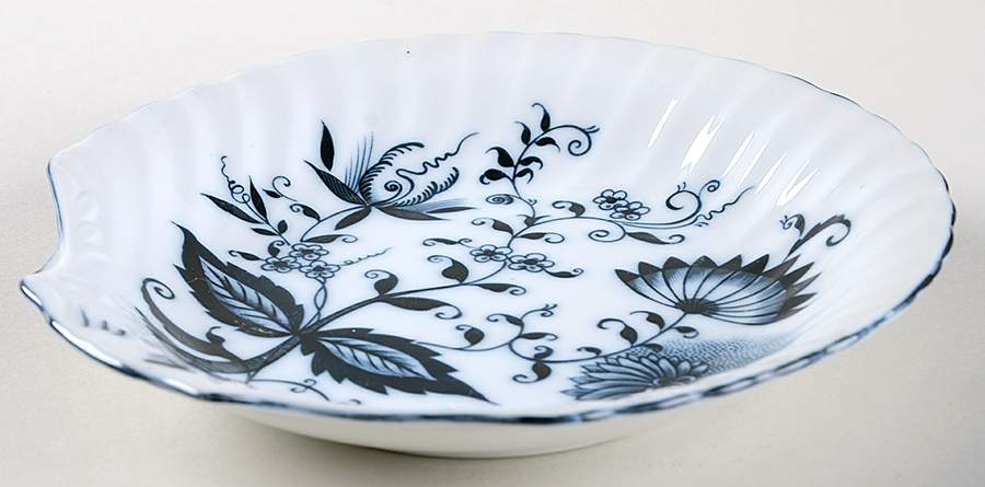 Blue Onion Shell Shaped Dish by Arnart-1