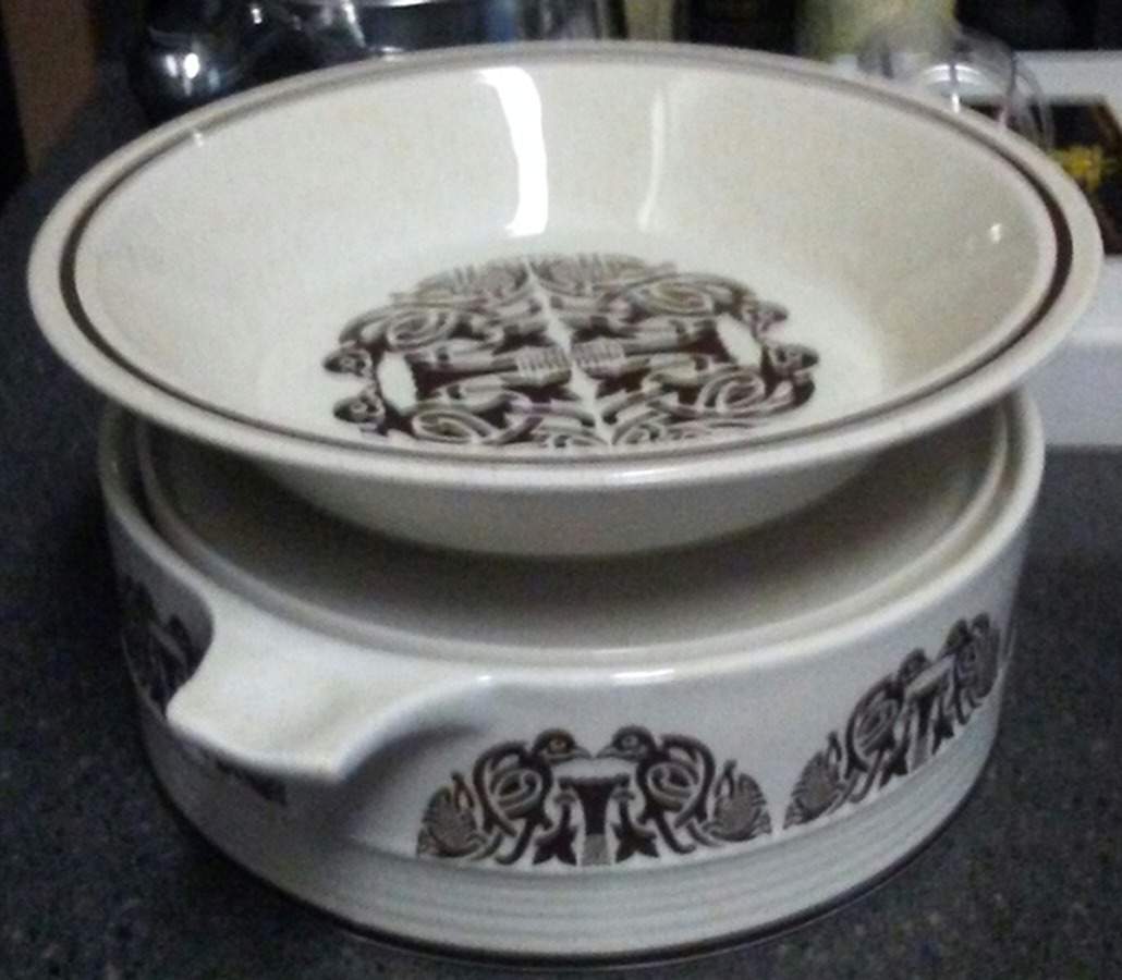 ARK15 10" Round Vegetable Bowl by Arklow-1
