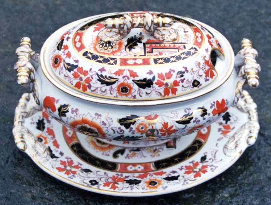 Rayner Tureen & Lid w/Underplate by Ashworth Bros-1