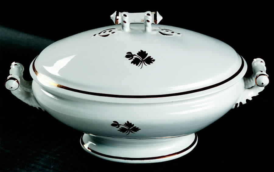 Tea Leaf (Smooth, Not Embossed Rim) Oval Covered Vegetable by Anthony Shaw-1
