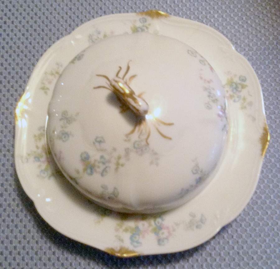 AHR344 Round Covered Butter by Charles Ahrenfeldt-1