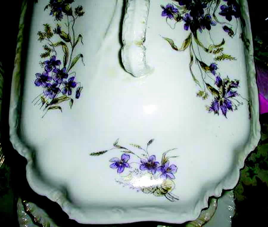 2405 Oval Covered Vegetable by Austria-1