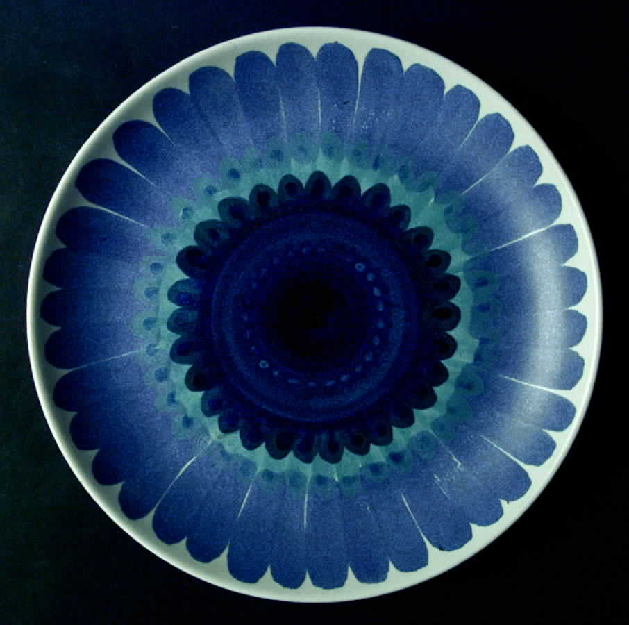 ARA67 Chop Plate (Round Platter) by Arabia of Finland-1